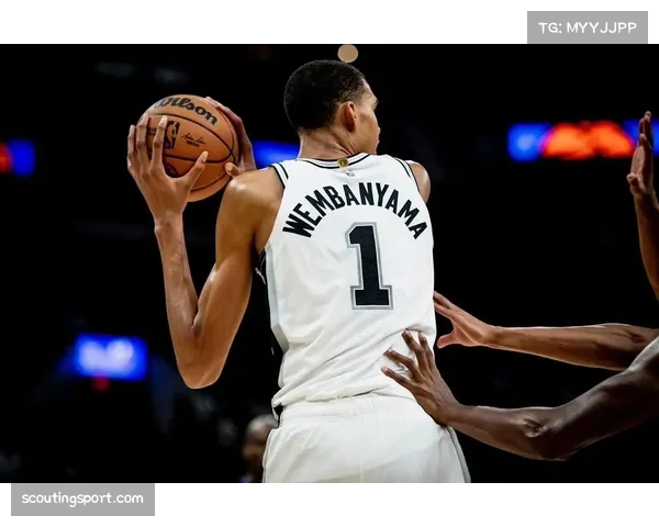 马刺主教练称赞文班亚马：关键时刻表现稳定，专注力十足