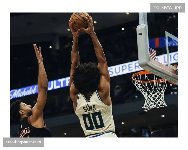 马克西31分领跑76人 年轻后卫进攻端成长速度惊人 马克西31分领跑76人 年轻后卫进攻端成长速度惊人